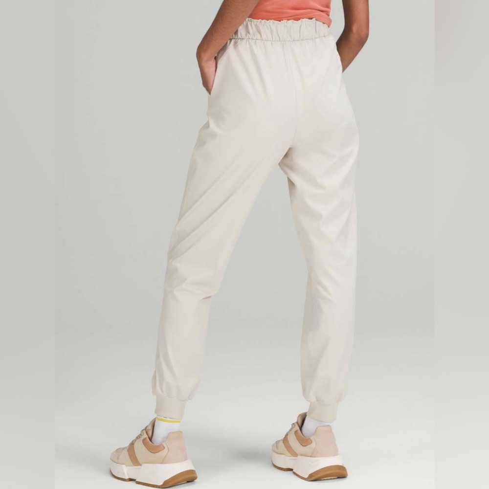 Like New Lululemon Stretch High Rise Jogger